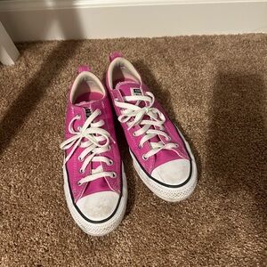 Pink low top converse size 9